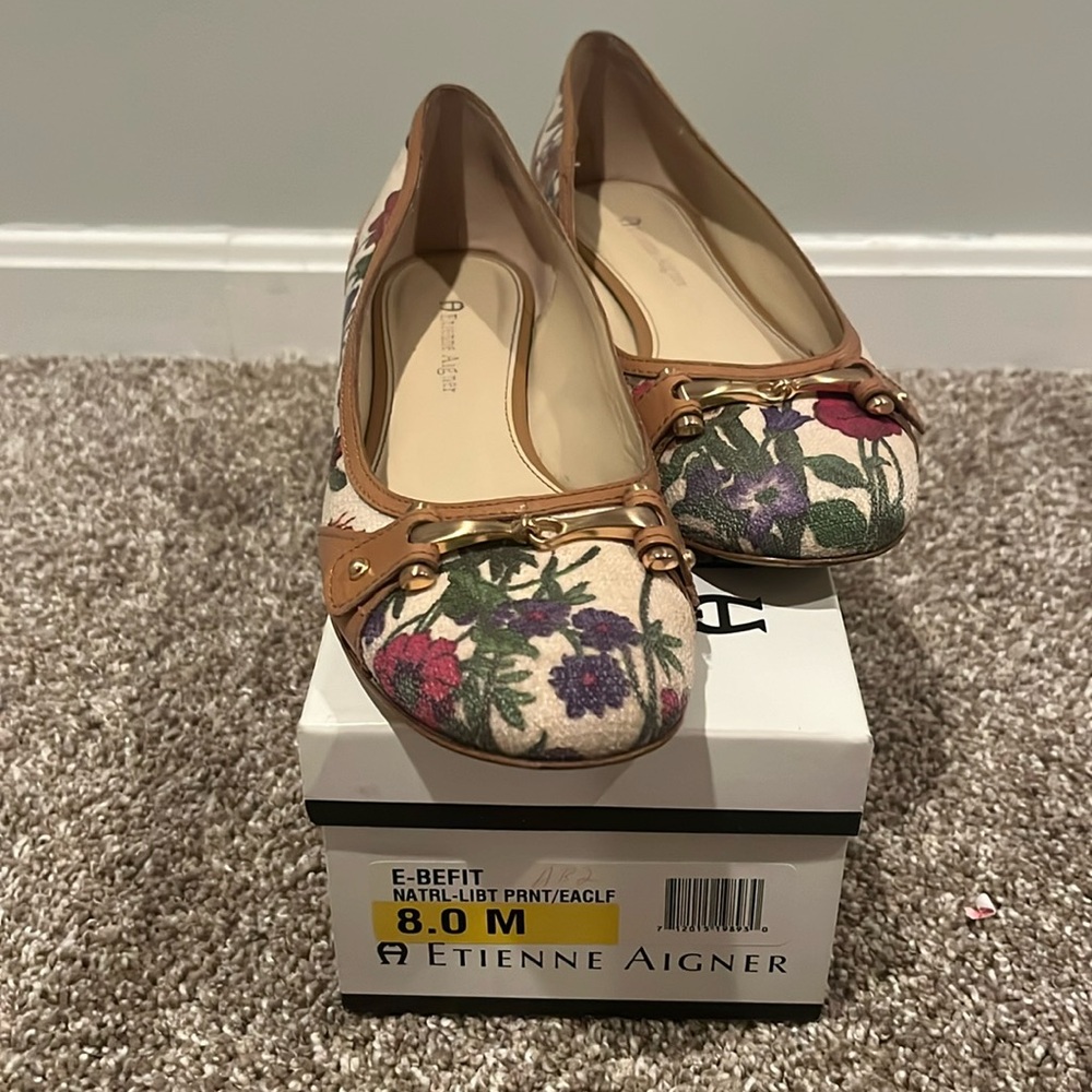 Etienne Aigner ballet flat floral size 8